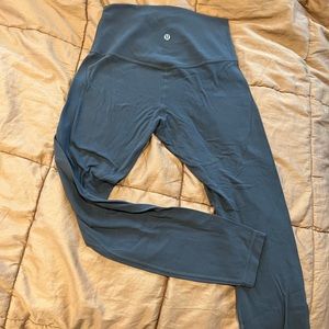 SOLD Graphite gray aligns size 6